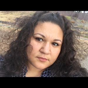 Meet your Posher, Roxanna